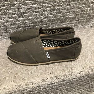 Brand new TOMS.